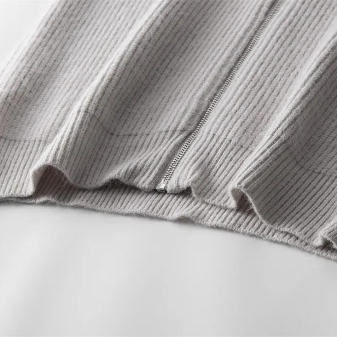 Giorgio – Minimalist Zip-Up Cardigan